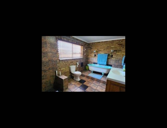 5 BEDROOM HOUSE FOR SALE IN VAAL PARK EXT 1